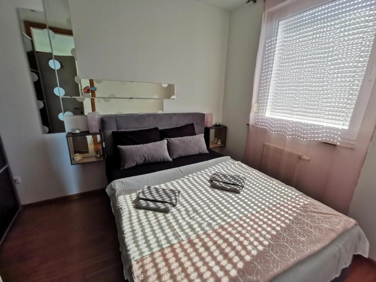 Factory - Self Check In Apartment Осиек Екстериор снимка