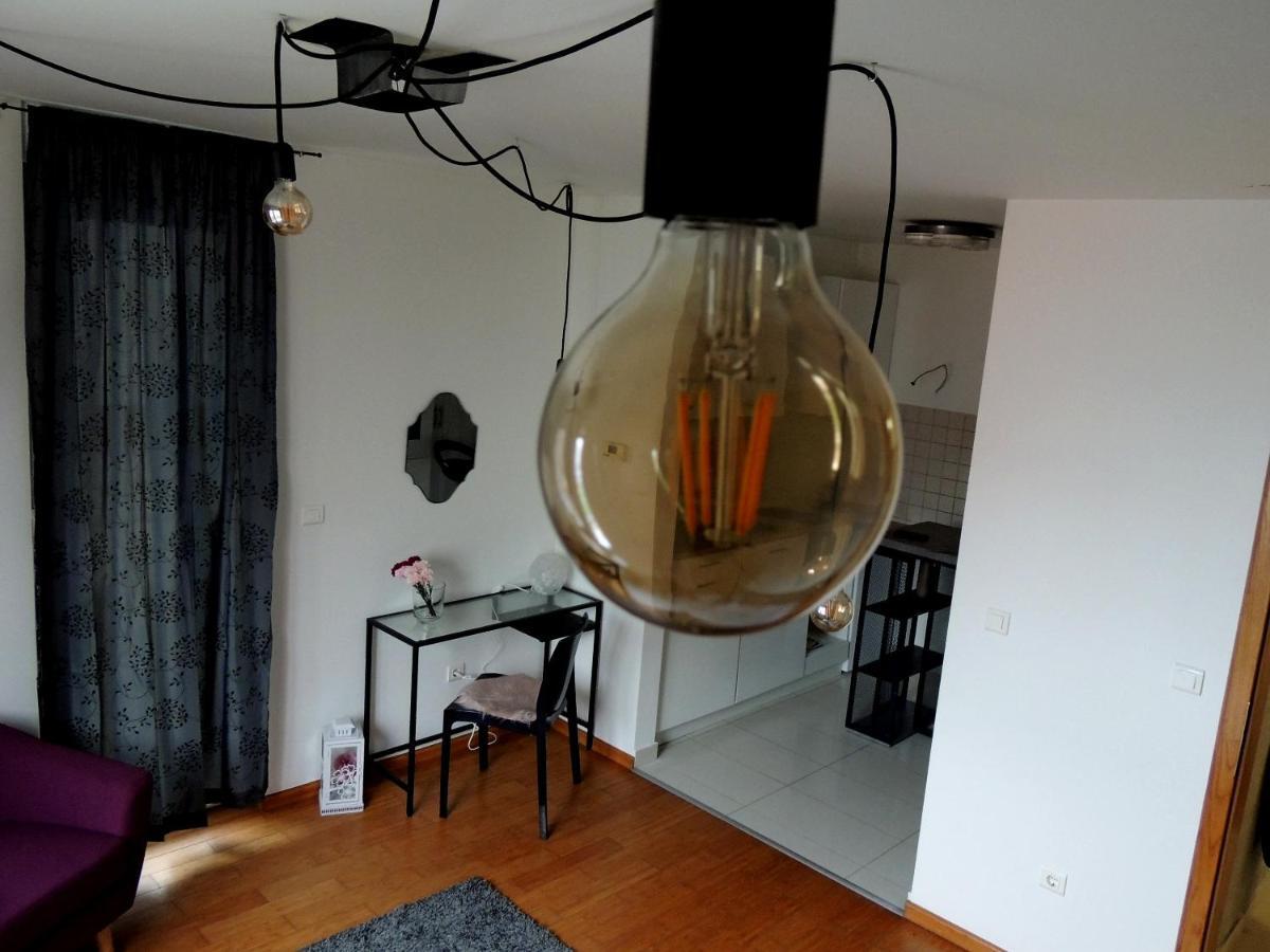 Factory - Self Check In Apartment Осиек Екстериор снимка