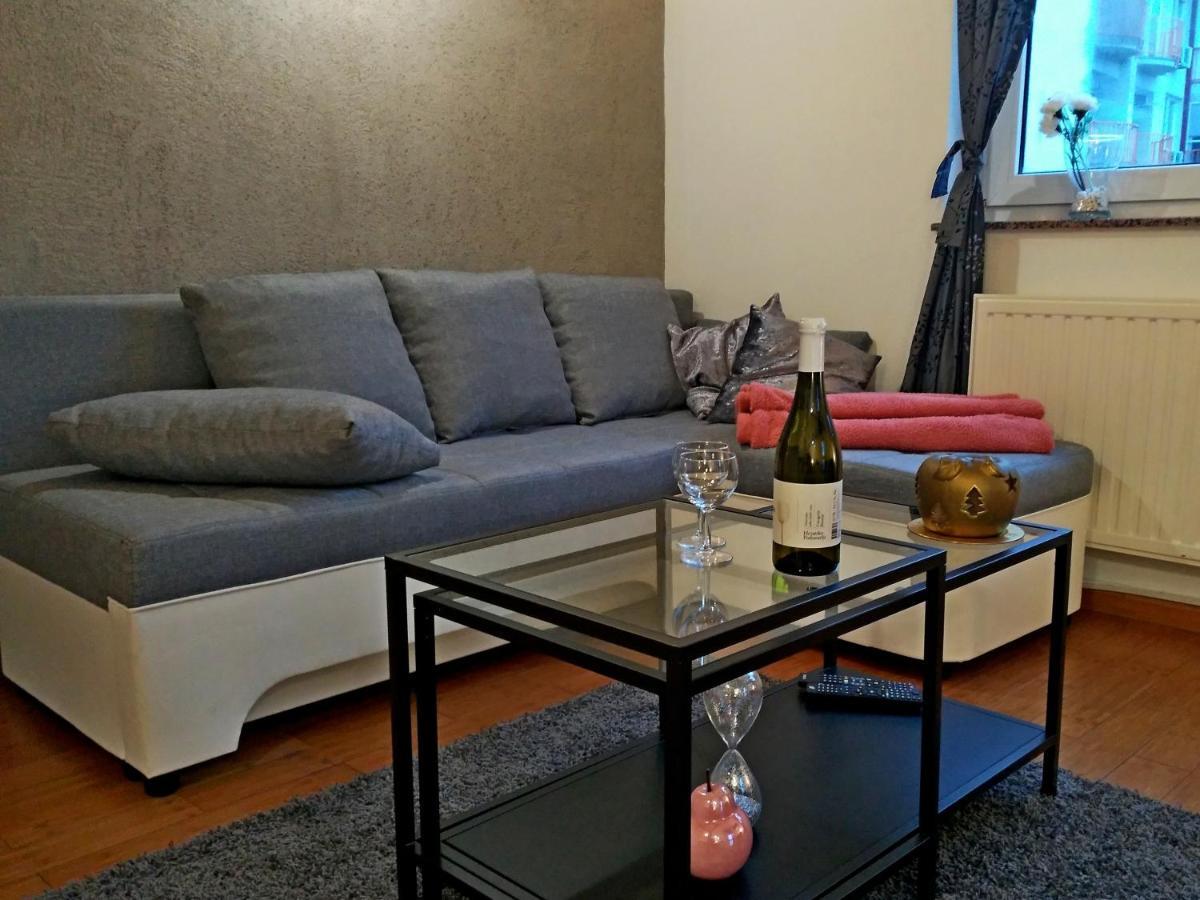Factory - Self Check In Apartment Осиек Екстериор снимка