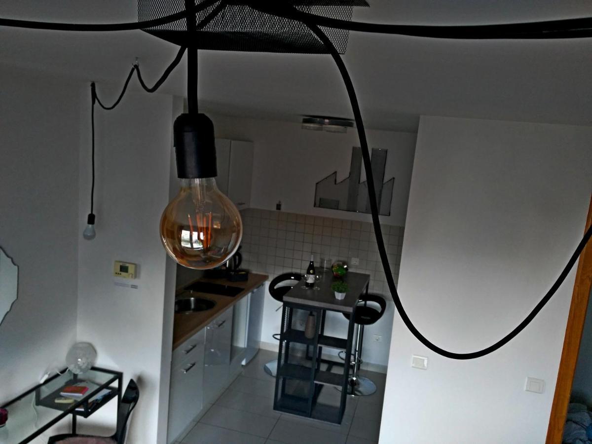 Factory - Self Check In Apartment Осиек Екстериор снимка