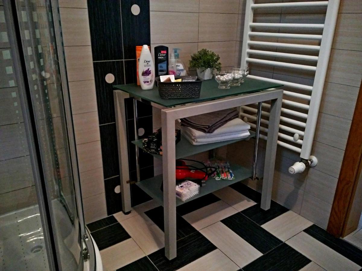 Factory - Self Check In Apartment Осиек Екстериор снимка