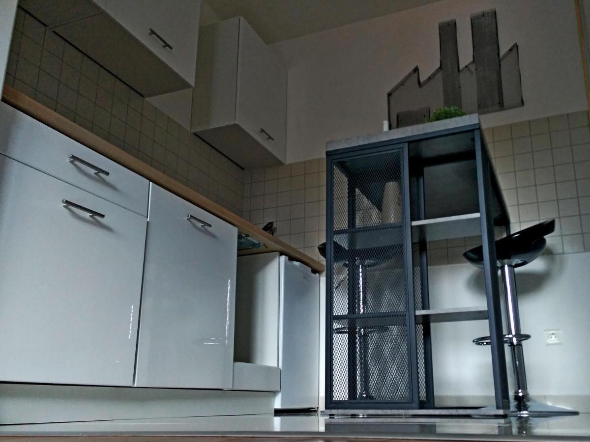 Factory - Self Check In Apartment Осиек Екстериор снимка