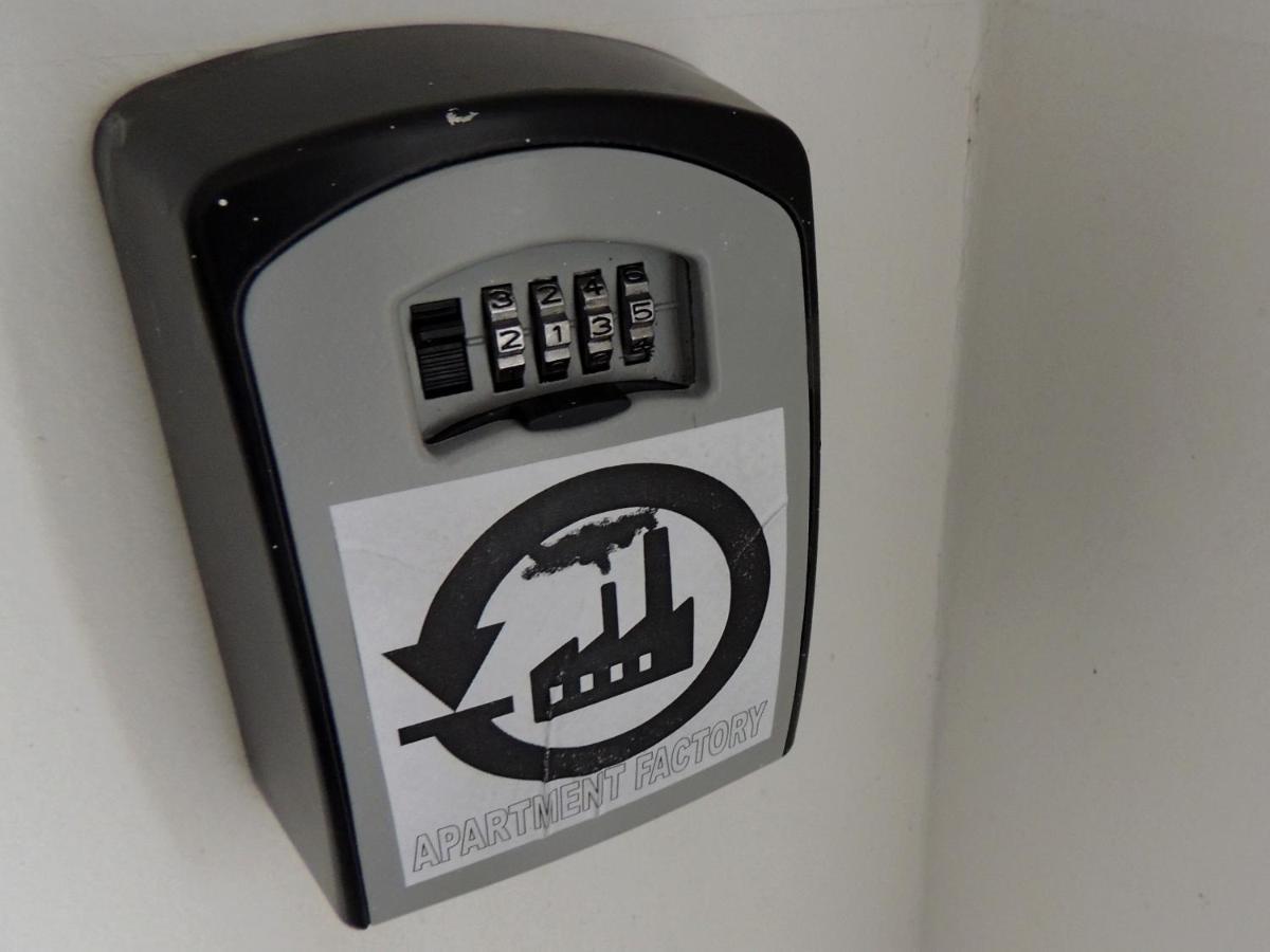 Factory - Self Check In Apartment Осиек Екстериор снимка